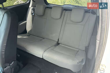 Хэтчбек Renault Clio 2012 в 