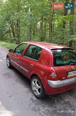 Хэтчбек Renault Clio 2004 в 