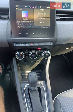 Хэтчбек Renault Clio 2023 в 