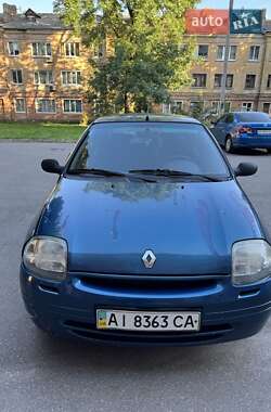 Хетчбек Renault Clio 2001 в 