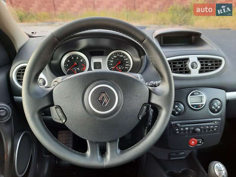 Универсал Renault Clio 2009 в Ровно фото 20 Универсал Renault Clio 2009 в Ровно