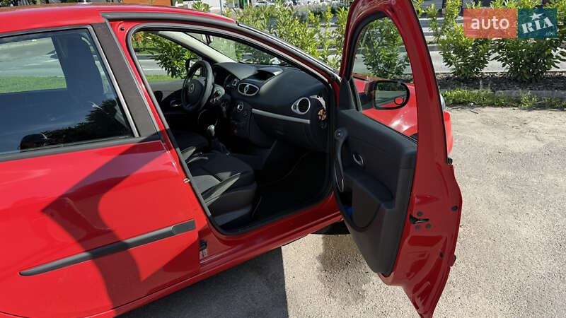 Хэтчбек Renault Clio 2009 в Львове фото 7 Хэтчбек Renault Clio 2009 в Львове