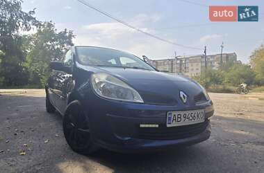 Хэтчбек Renault Clio 2006 в 