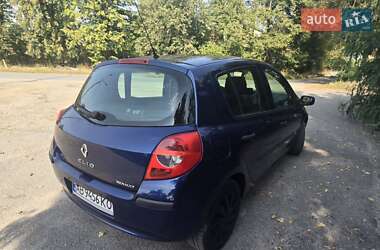 Хэтчбек Renault Clio 2006 в 