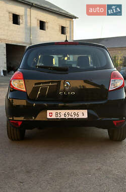 Хэтчбек Renault Clio 2012 в 