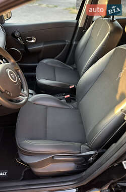 Хэтчбек Renault Clio 2012 в 