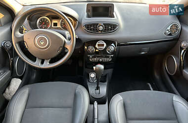 Хэтчбек Renault Clio 2012 в 