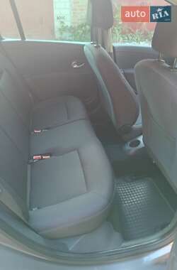 Хэтчбек Renault Clio 2009 в 
