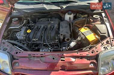 Хэтчбек Renault Clio 2001 в 