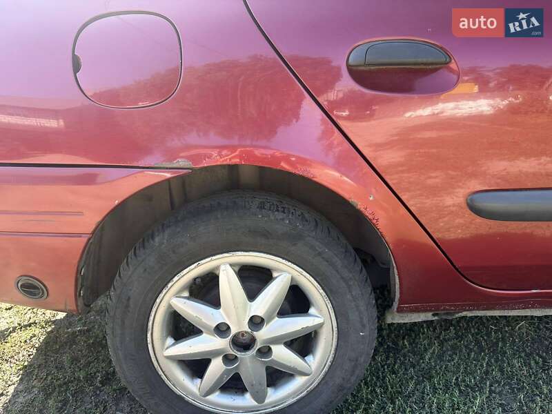 Хэтчбек Renault Clio 2001 в Черкассах