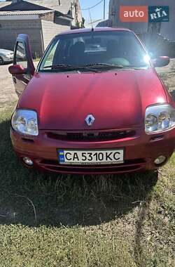 Хэтчбек Renault Clio 2001 в 