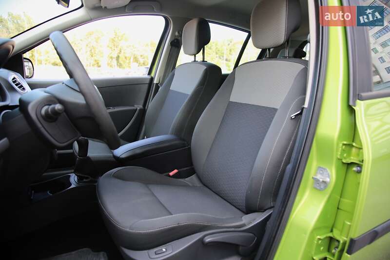 Хэтчбек Renault Clio 2009 в Харькове
