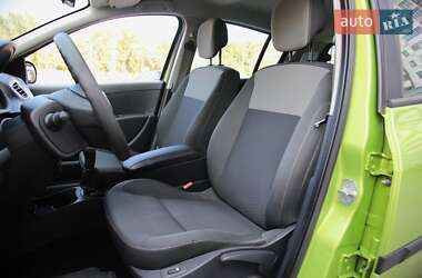 Хэтчбек Renault Clio 2009 в 