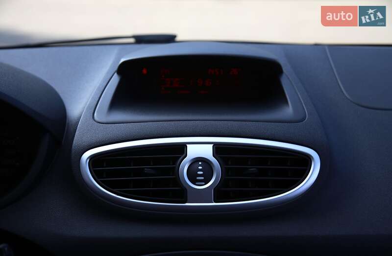 Хэтчбек Renault Clio 2009 в Харькове