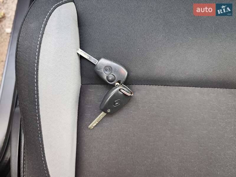 Хэтчбек Renault Clio 2011 в Львове