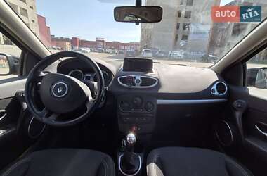 Хэтчбек Renault Clio 2009 в 