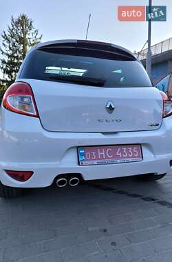 Хэтчбек Renault Clio 2011 в 