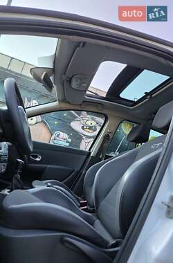 Хэтчбек Renault Clio 2011 в 