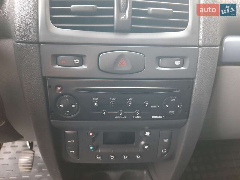 Седан Renault Clio 2008 в Бучі
