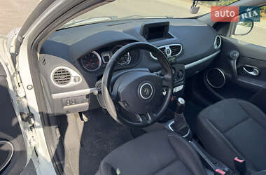 Хэтчбек Renault Clio 2010 в 