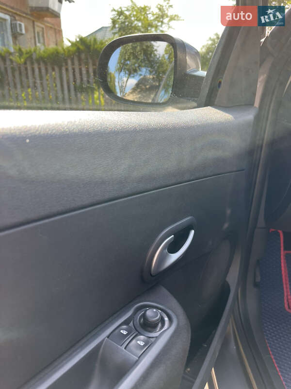 Универсал Renault Clio 2012 в Чернигове фото 12 Универсал Renault Clio 2012 в Чернигове