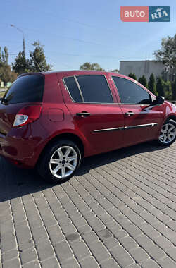 Хэтчбек Renault Clio 2009 в 
