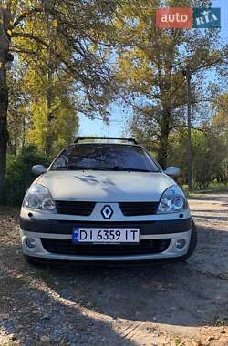 Хэтчбек Renault Clio 2004 в 
