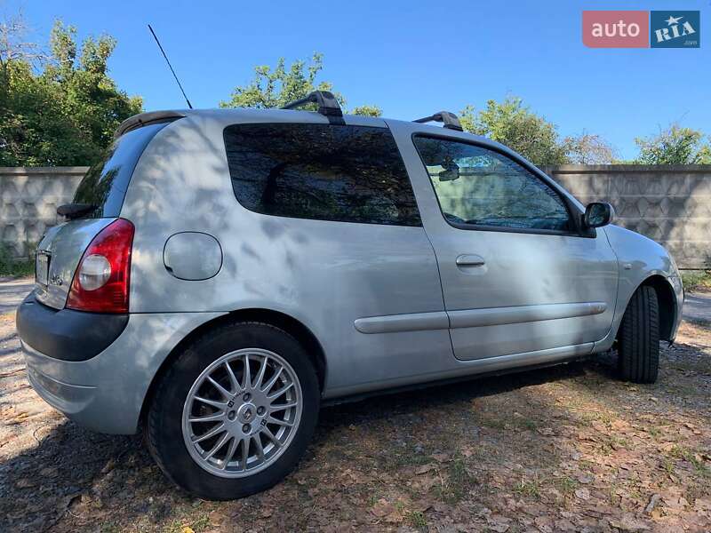 Хэтчбек Renault Clio 2004 в Киеве фото 7 Хэтчбек Renault Clio 2004 в Киеве