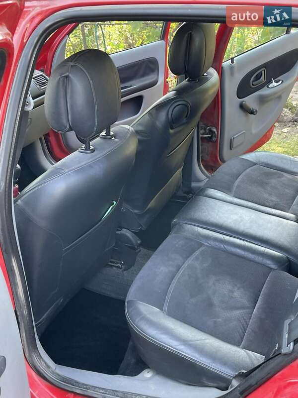 Седан Renault Clio 2007 в Кривому Розі