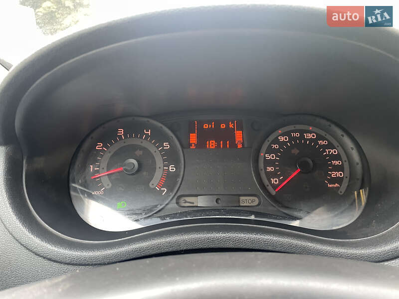 Хэтчбек Renault Clio 2008 в Жовкве