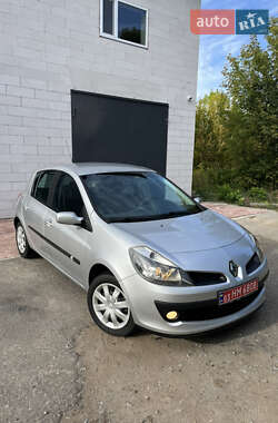 Хетчбек Renault Clio 2006 в Хоролі