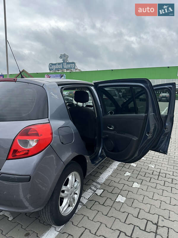 Хэтчбек Renault Clio 2007 в Черновцах