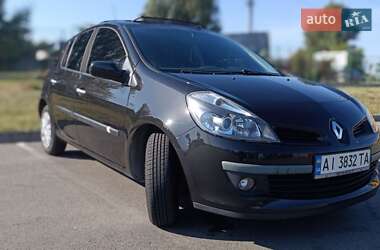 Хэтчбек Renault Clio 2006 в 