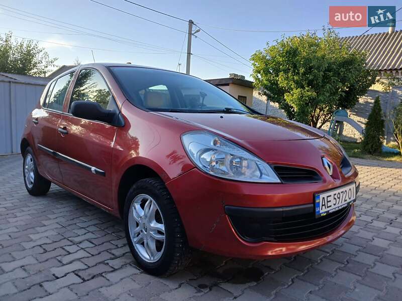Хэтчбек Renault Clio 2006 в Днепре