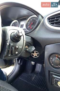 Хэтчбек Renault Clio 2012 в 