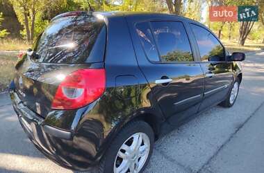 Хэтчбек Renault Clio 2007 в 