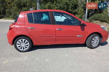 Хэтчбек Renault Clio 2009 в 