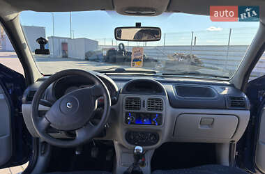 Хетчбек Renault Clio 2003 в 