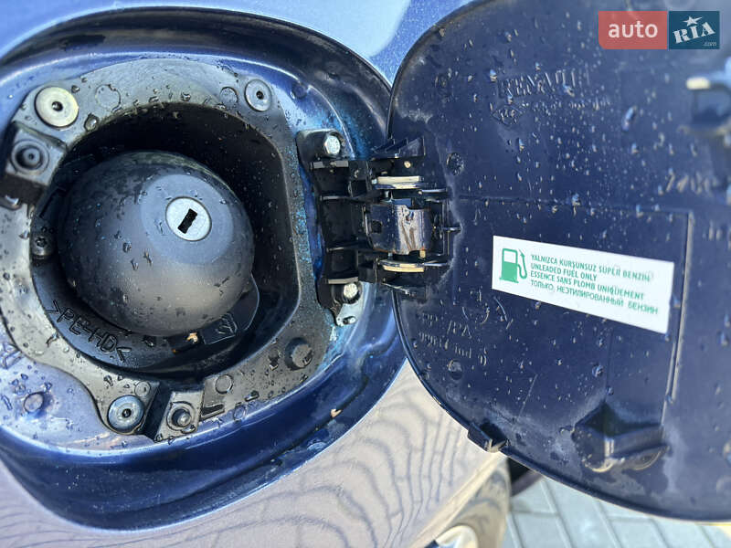 Хэтчбек Renault Clio 2003 в Львове