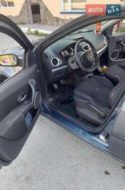 Хэтчбек Renault Clio 2006 в 