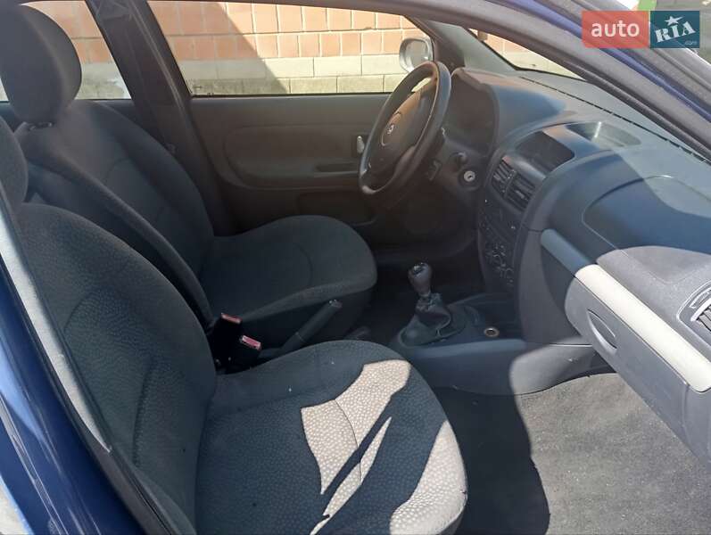 Хэтчбек Renault Clio 2007 в Гоще