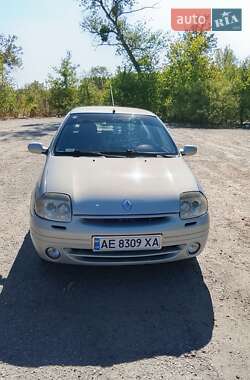 Хэтчбек Renault Clio 2001 в 