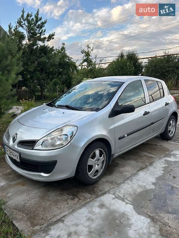 Хэтчбек Renault Clio 2007 в Запорожье