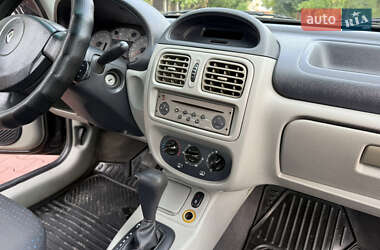 Седан Renault Clio 2006 в 