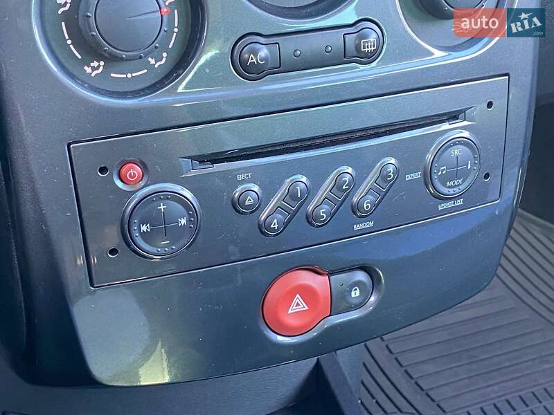 Хэтчбек Renault Clio 2007 в Киеве