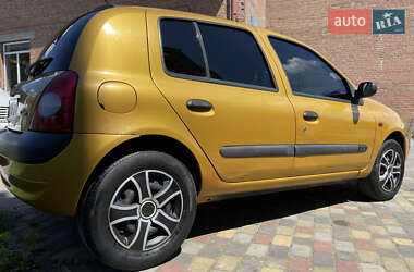Хэтчбек Renault Clio 2002 в 