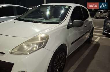 Хэтчбек Renault Clio 2011 в 