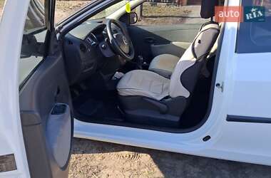 Хэтчбек Renault Clio 2011 в 