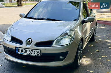 Хэтчбек Renault Clio 2007 в 
