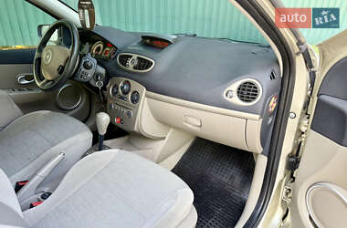 Хэтчбек Renault Clio 2007 в 